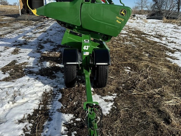 2019-john-deere-740fd-image-2