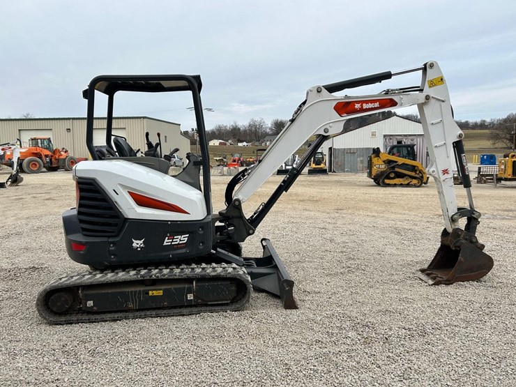 2023-bobcat-e35-image-5
