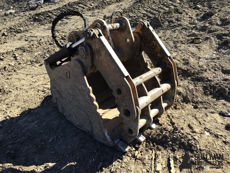 caterpillar-320e-image-3