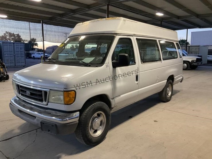 2003-ford-cargo-image-4