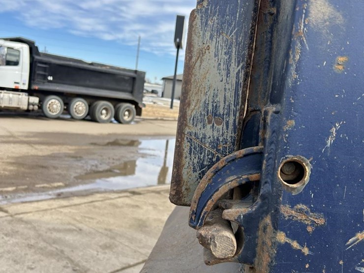 2007-freightliner-columbia-120-image-27