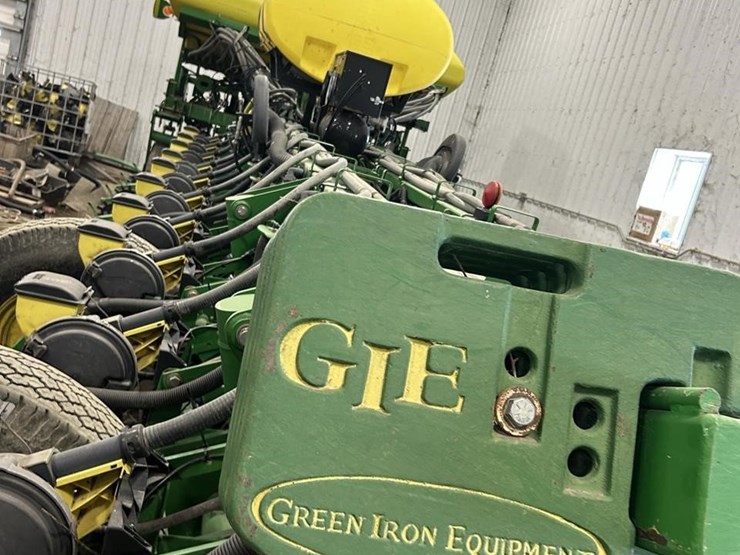 2010-john-deere-1770nt-image-7