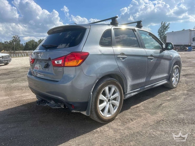 2014-mitsubishi-outlander-image-3