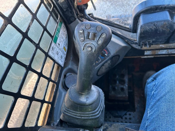 2022-bobcat-t595-image-25