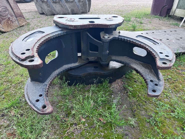 komatsu-pc138-image-12