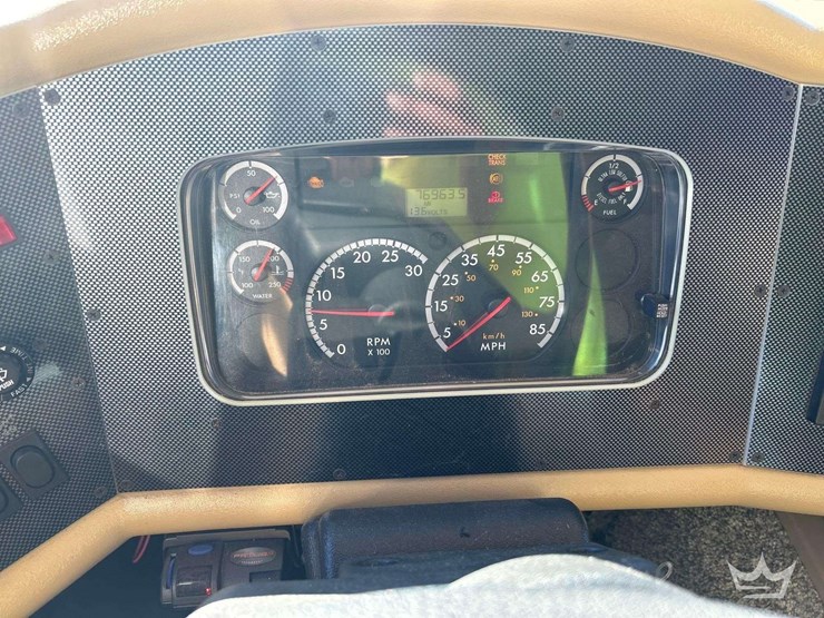 2008-freightliner-allegro-bay-class-a-motorhome-image-36