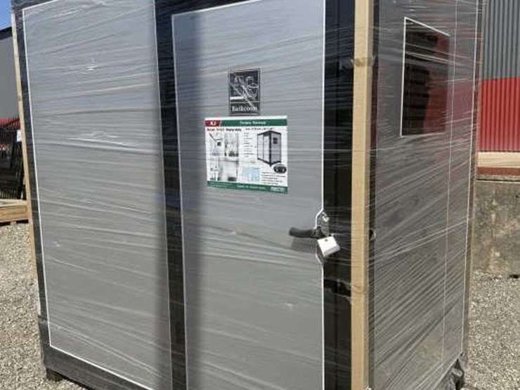 #28-•-portable-restroom-w/shower-7'4"-x-5'-x-8'-(k1522)-image-1