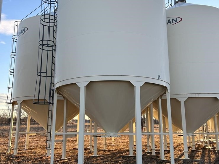 meridian-3000-bushel-hopper-bin-(9)-406-image-8