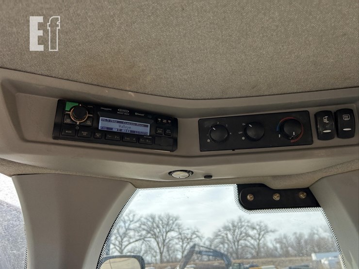 2019-case-721g-image-40