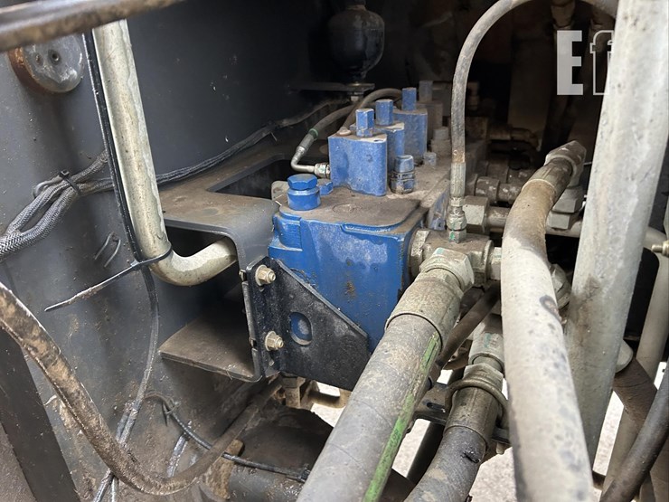 2019-case-721g-image-33