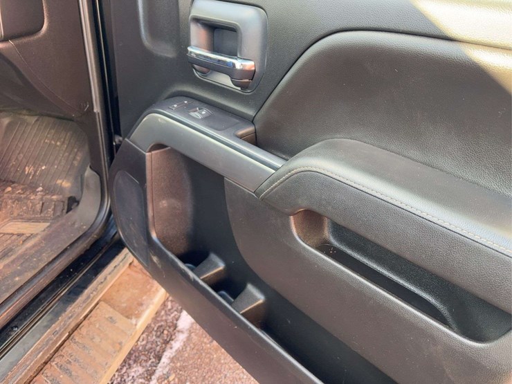 2018-chevrolet-silverado-2500-image-26