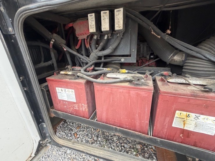 #1339-•-2011-fleetwood-36j-discovery-rv-/-motorhome-image-62