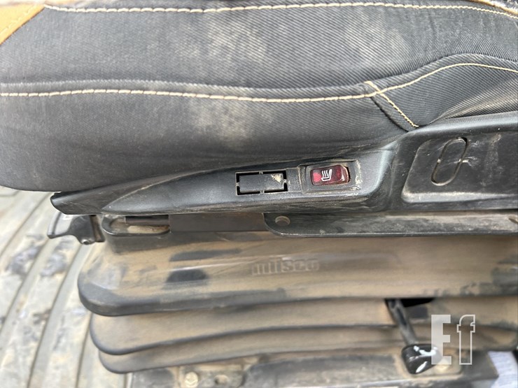 2019-case-721g-image-49