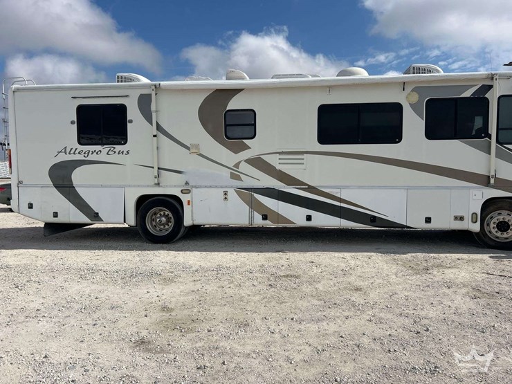 2001-freightliner-allegro-bus-class-a-motorhome-image-38