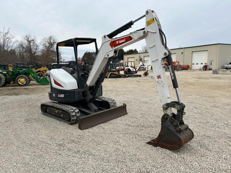2023-bobcat-e35-image-6