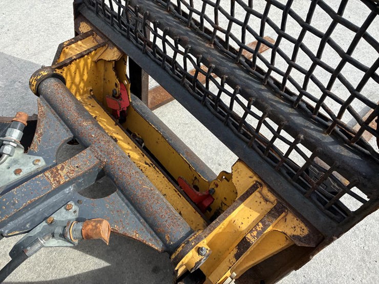 2021-deere-204l-image-19