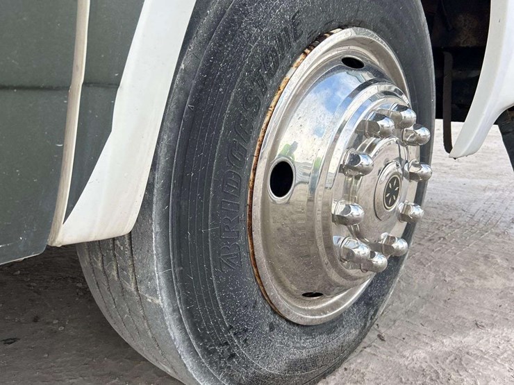 2005-freightliner-tropi-cal-t396-39ft.-class-a-motorhome-image-63