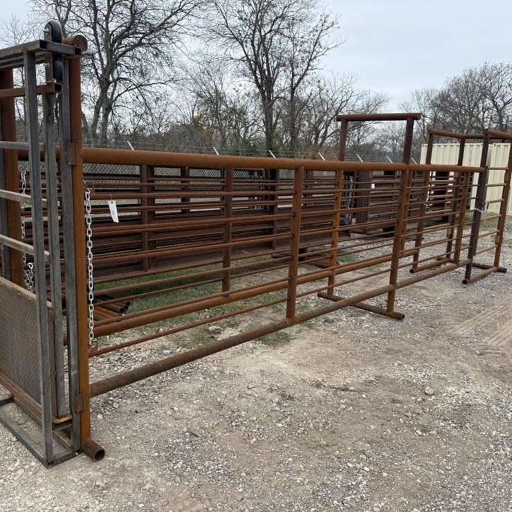 #72 • Cattle Pipe Alley Way 24' w/ Slide Gate