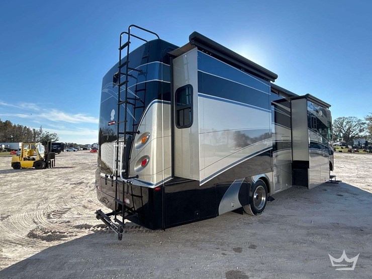 2008-freightliner-allegro-bay-class-a-motorhome-image-3