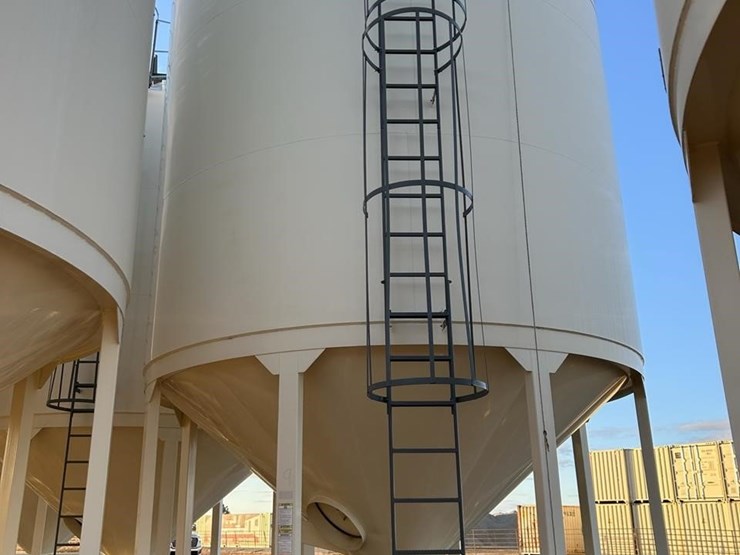 meridian-3000-bushel-hopper-bin-(9)-406-image-6