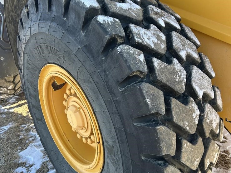 2012-volvo-l70g-image-27