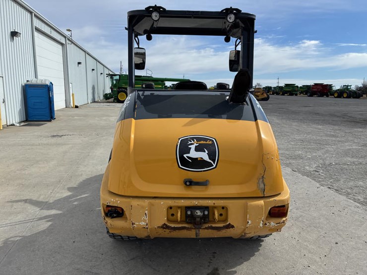 2021-deere-204l-image-6