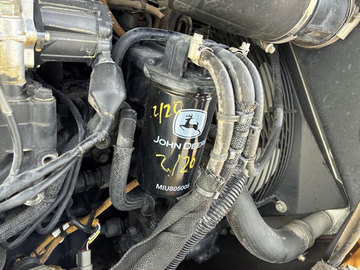 2021-deere-204l-image-52