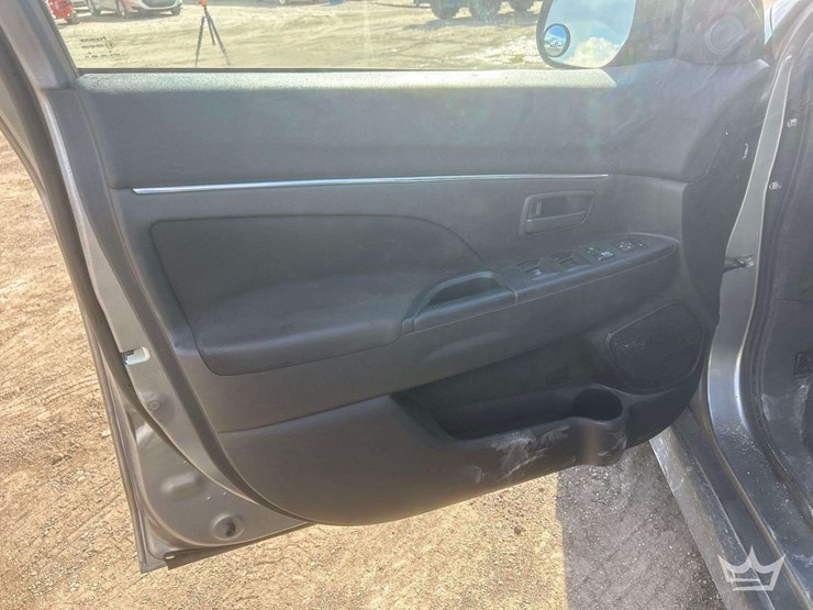 2014-mitsubishi-outlander-image-7