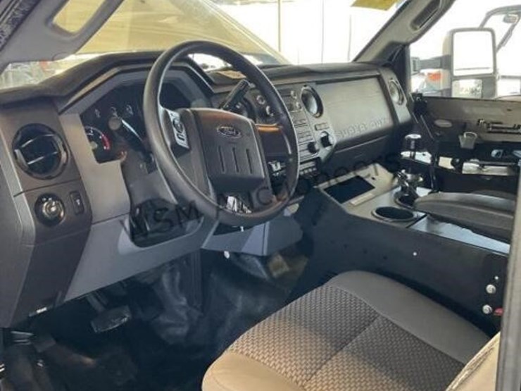 2016-ford-f550-image-24