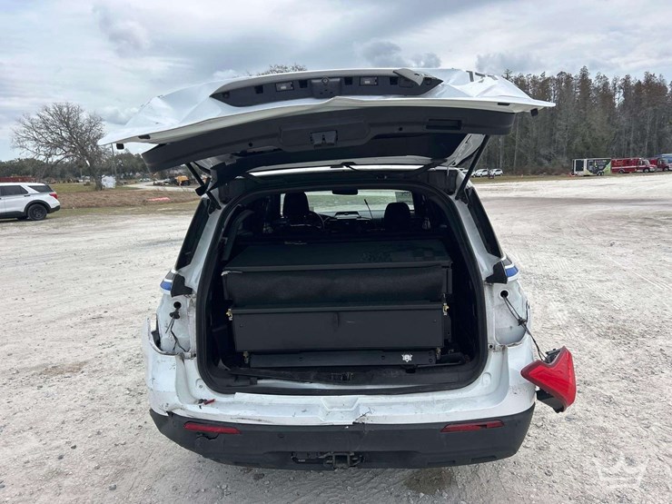 2022-ford-explorer-image-21