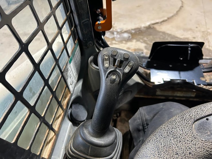 2018-bobcat-t450-image-23