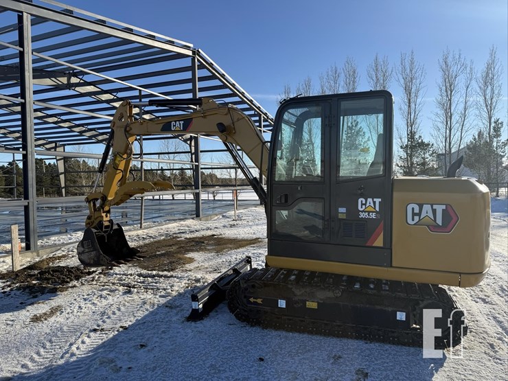 2017-caterpillar-305.5e2-image-1