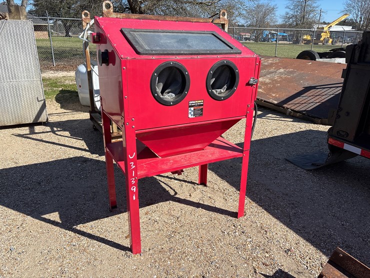 #1662-•-central-pneumatic-40lb-flood-blast-cabinet-image-1