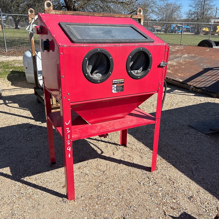 #1662 • CENTRAL PNEUMATIC 40LB FLOOD BLAST CABINET