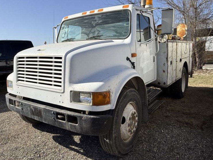 1992-international-4700-image-1