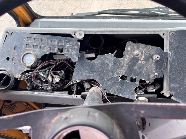 #233-•-2011-ottawa-spotter-truck-|-bill-of-sale-only-image-14