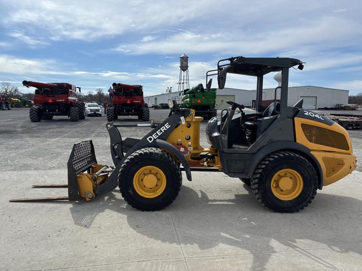 2021-deere-204l-image-9