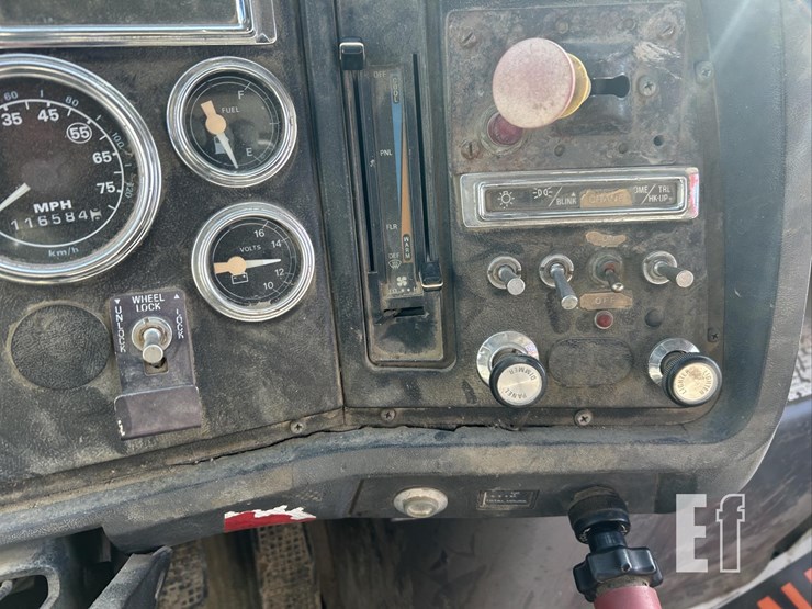 1994-ford-l9000-image-19