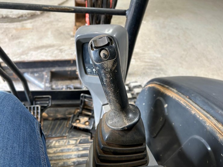 2019-kubota-kx033-4-image-23