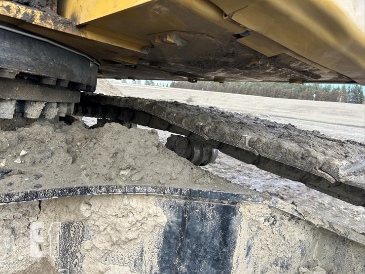 2023-caterpillar-336-image-22