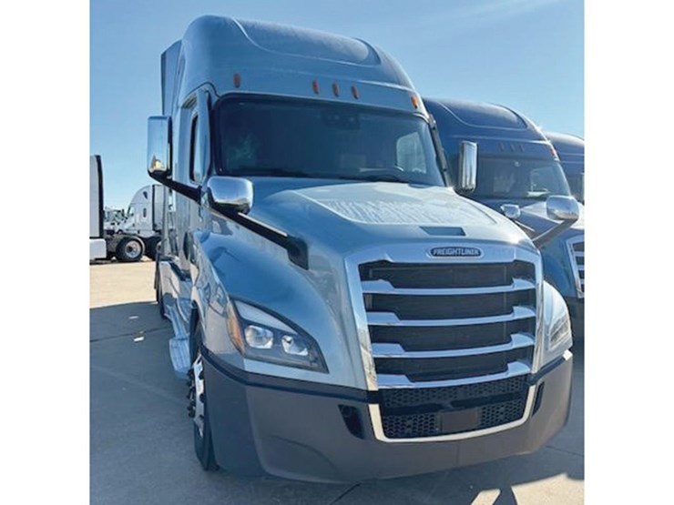 2022-freightliner-cascadia-126-image-1