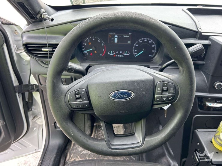 2020-ford-explorer-image-11