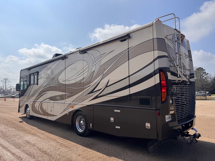 #1339-•-2011-fleetwood-36j-discovery-rv-/-motorhome-image-7