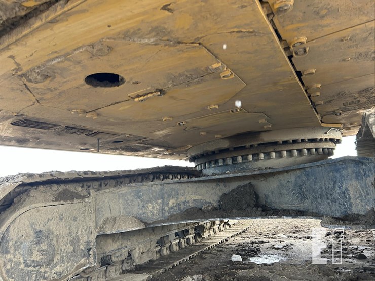 2023-caterpillar-336-image-48