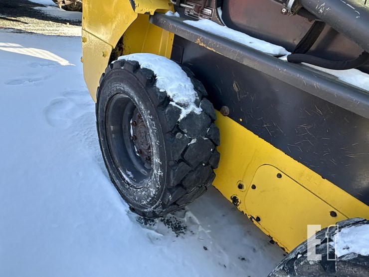 2016-new-holland-l218-image-6