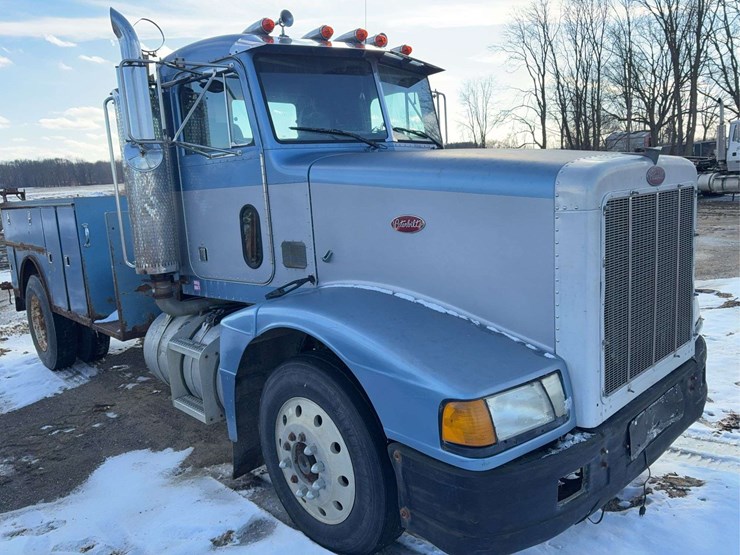 1990-peterbilt-377-image-9