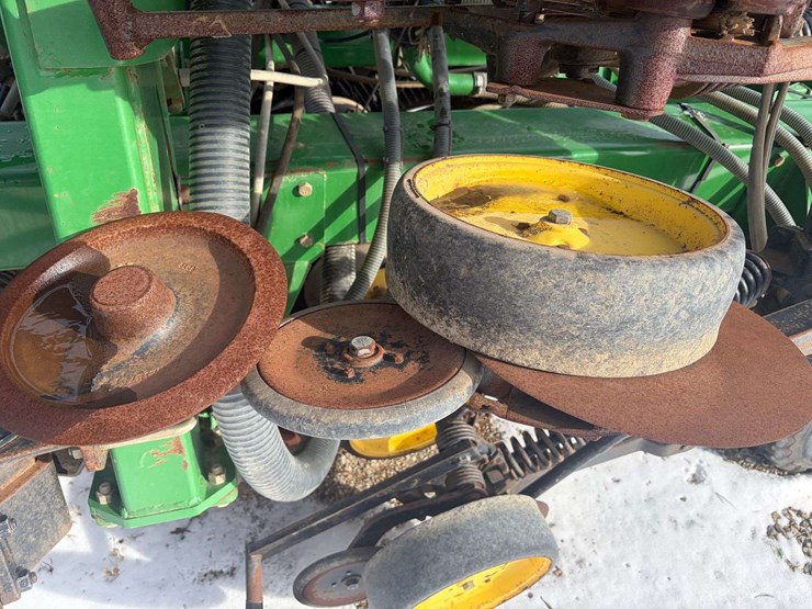 john-deere-1850-image-18