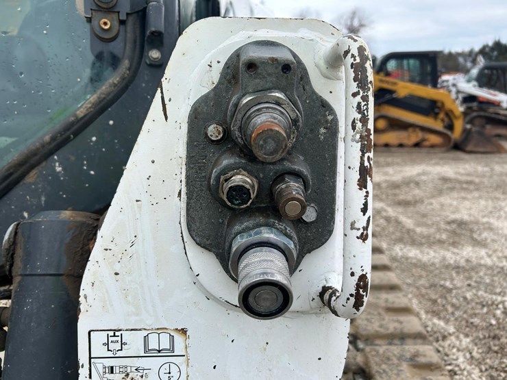 2019-bobcat-t870-image-11