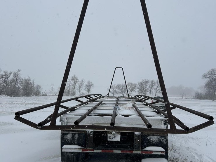 fontaine-hay-trailer-image-14