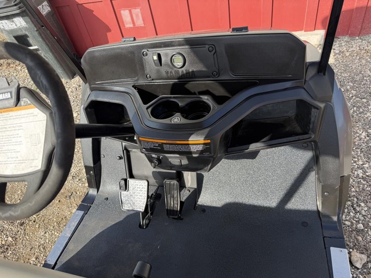 #65-•-2018-yamaha-2-seater-w/-dump-bed-cart---gas-image-7